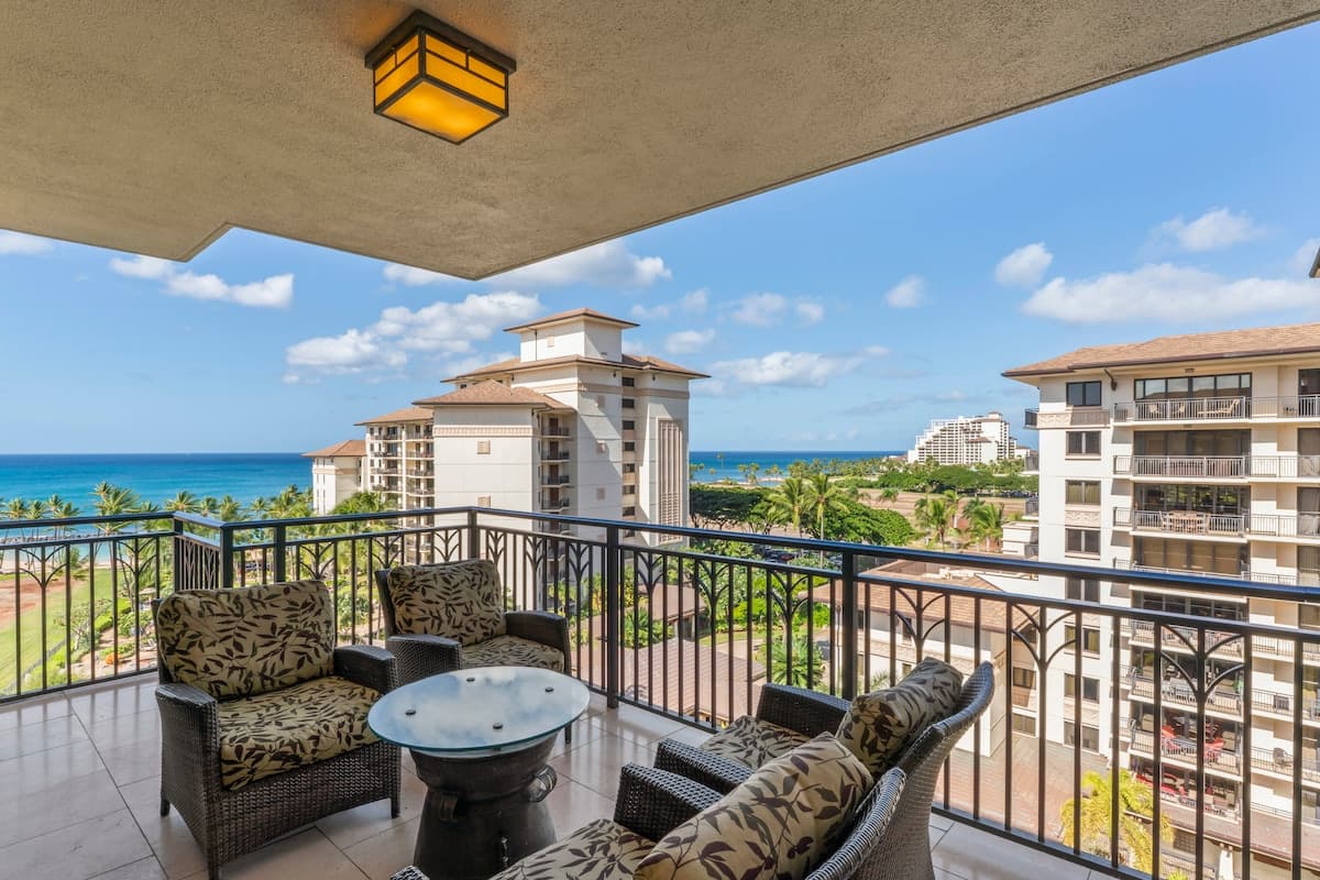 Condo in Kapolei · ★4.96 · 2 bedrooms · 3 beds · 2 private baths - Photo 1