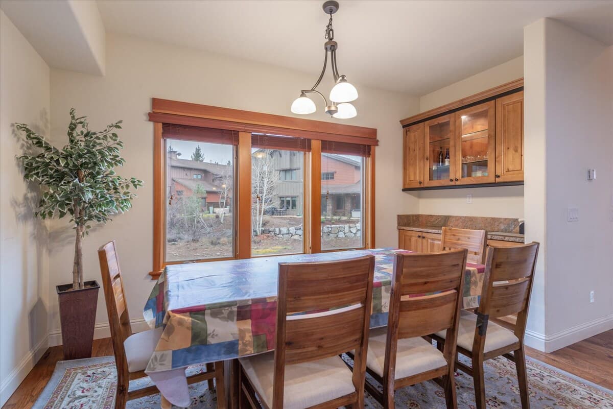 4BR w/ 2 Master Suites, Near Downtown & Northstar - Photo 3
