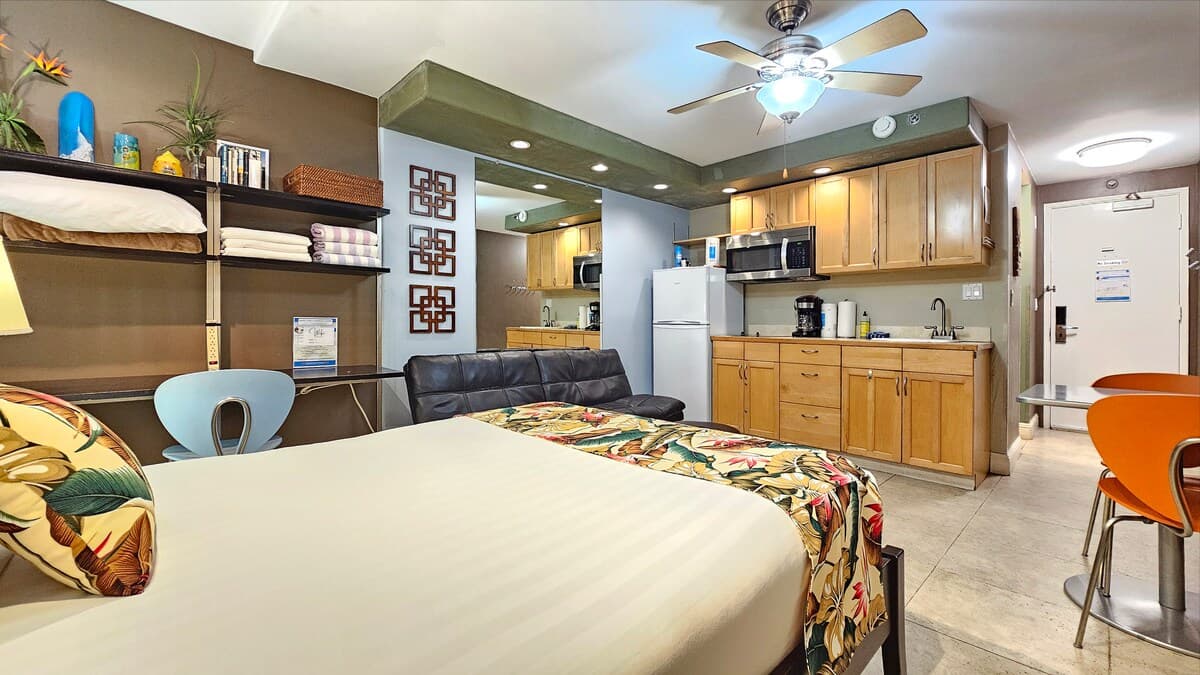 WG701 | Get Away Suite 701—Waikῑkῑ Grand Hotel® - Photo 4