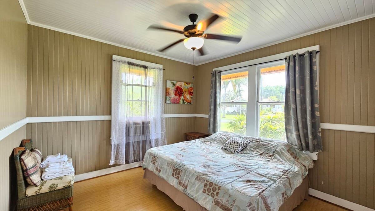 Home in Hilo · ★4.52 · 3 bedrooms · 3 beds · 2 private baths - Photo 1