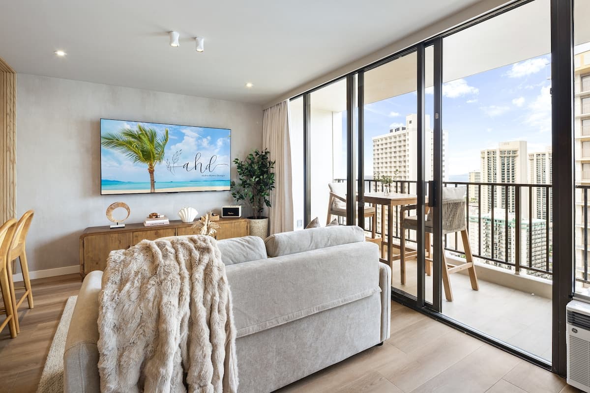 Waikiki Luxury Ocean Escape 33F – 1 Parking - Photo 1