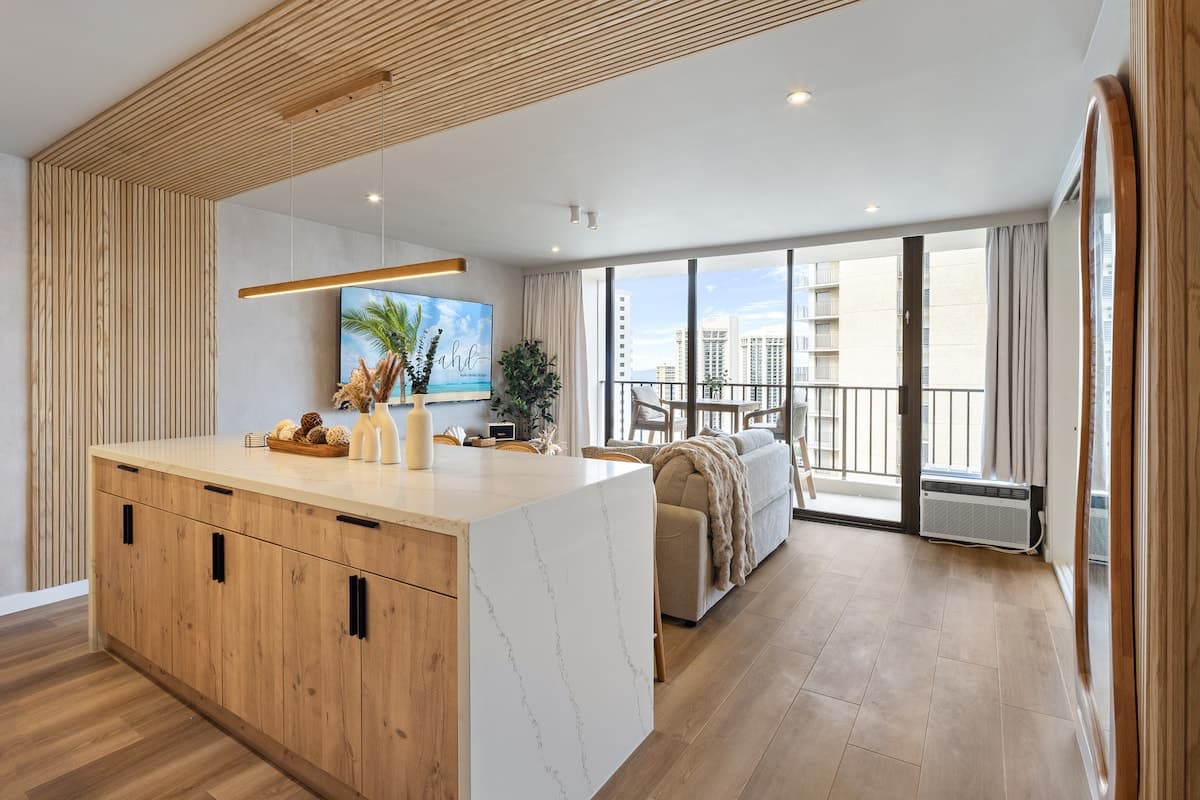 Waikiki Luxury Ocean Escape 33F – 1 Parking - Photo 3