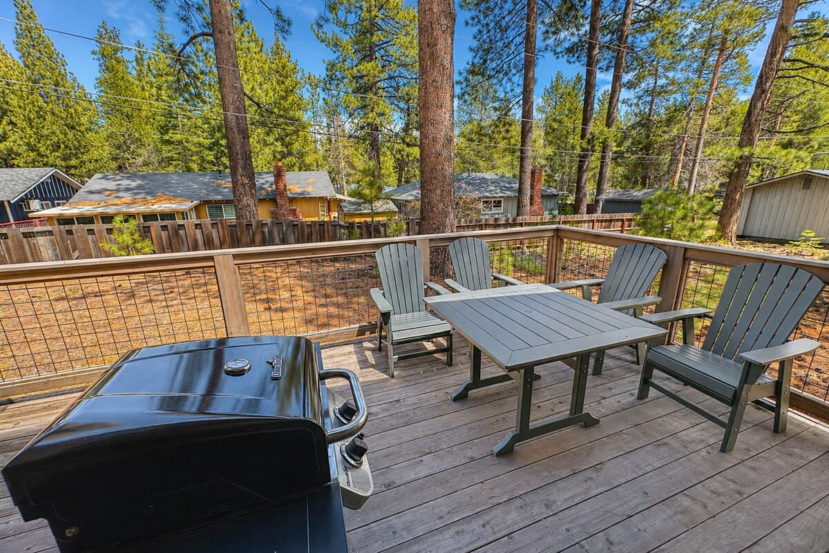 Mountain-Modern Chalet with Private Deck & BBQ - Photo 3