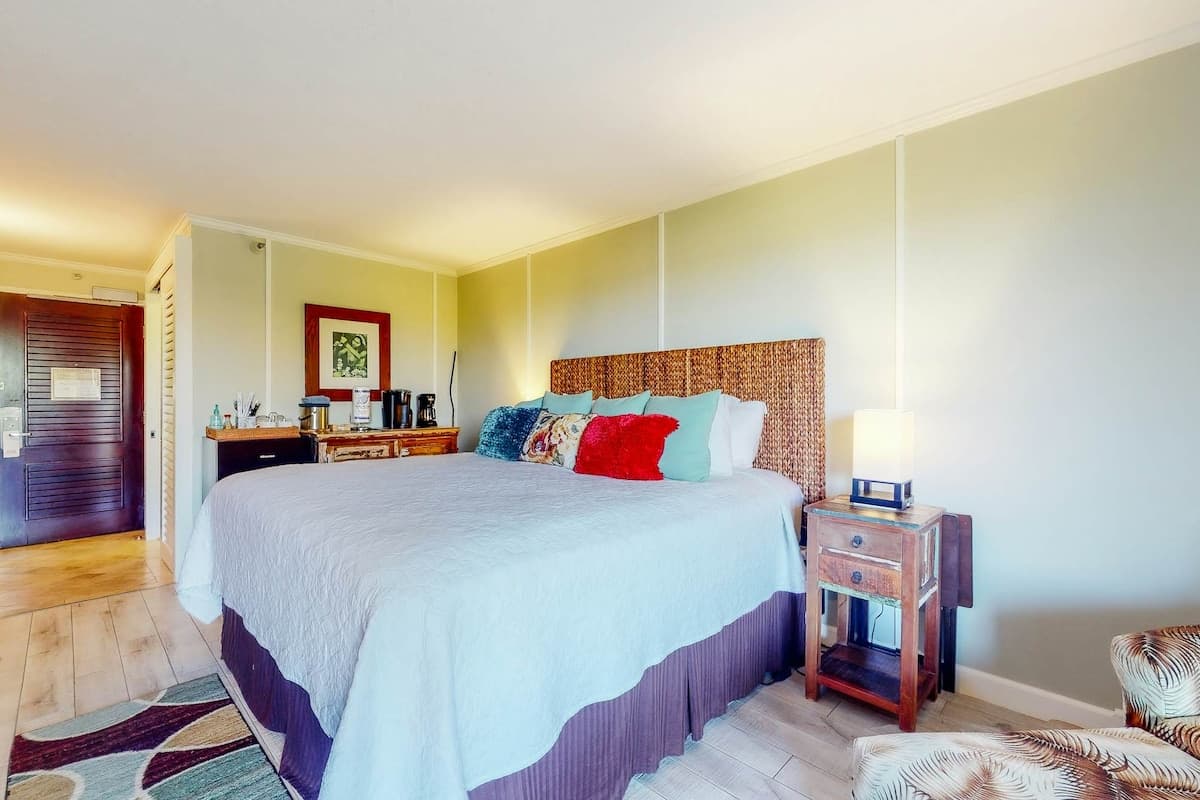 Lovely Studio | Pools | Gym | Ocean Views | Dining - Photo 5