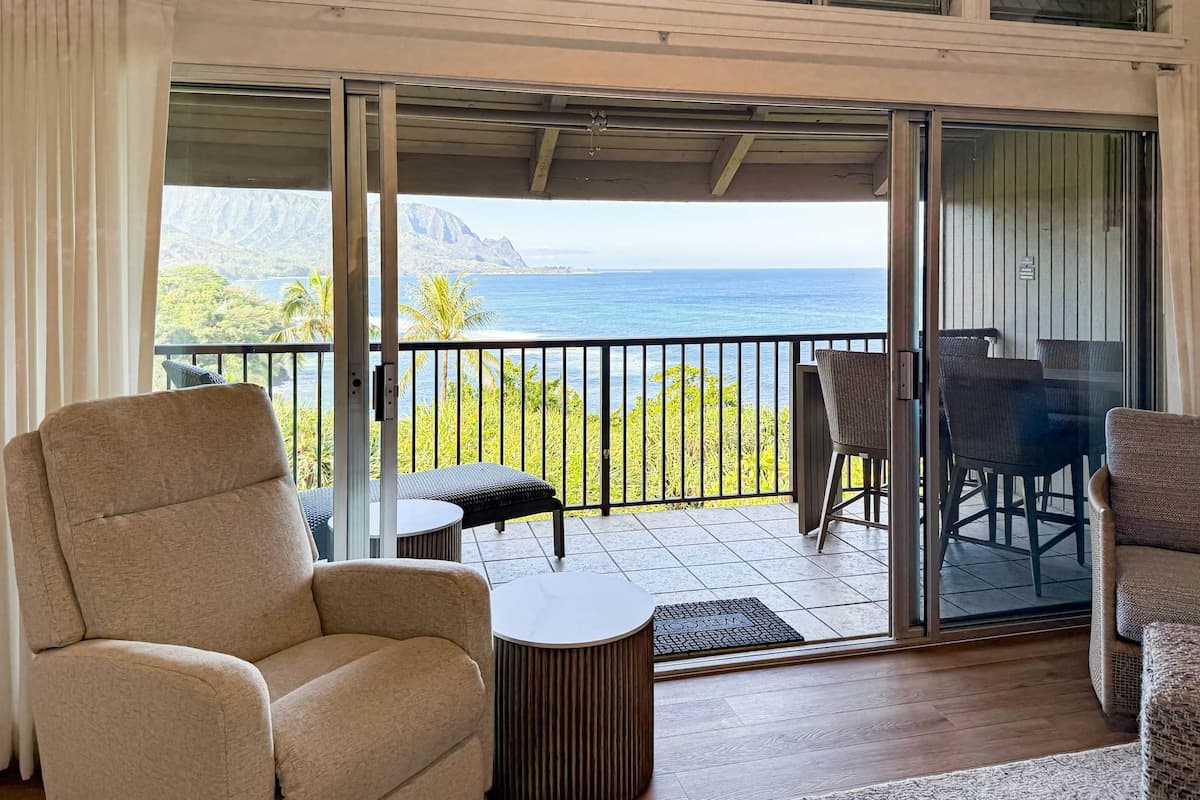 Condo in Princeville · ★4.8 · 2 bedrooms · 2 beds · 2 private baths - Photo 3