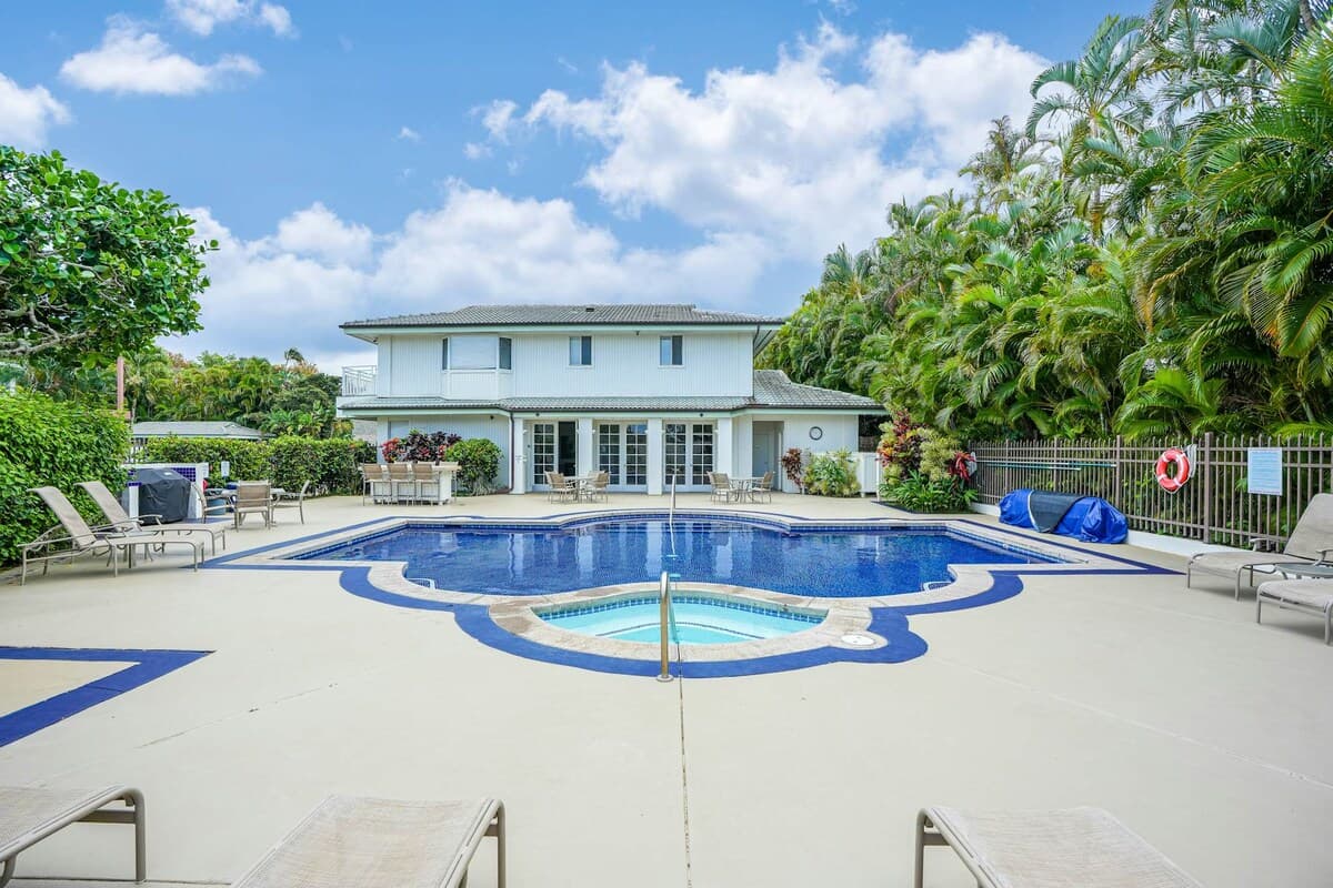 Condo in Princeville · ★4.97 · 1 bedroom · 2 beds · 2 private baths - Photo 3