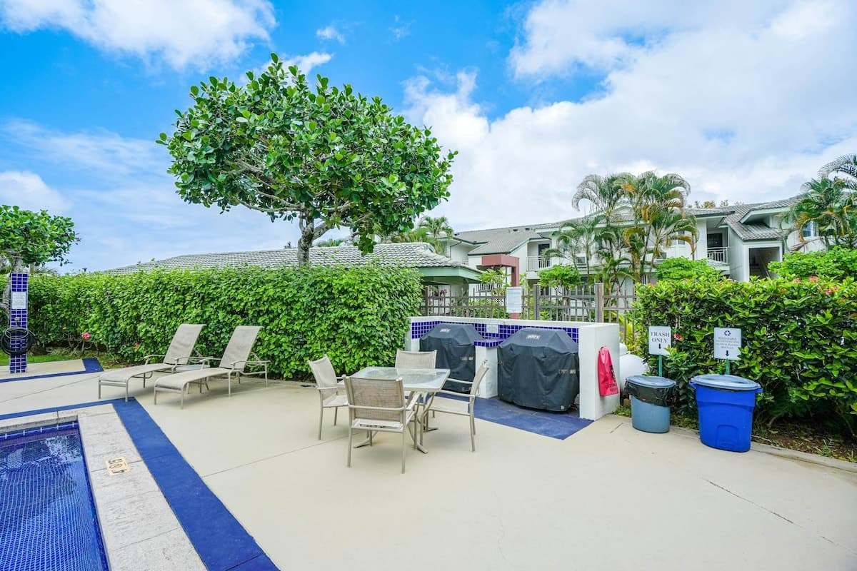 Condo in Princeville · ★4.97 · 1 bedroom · 2 beds · 2 private baths - Photo 5