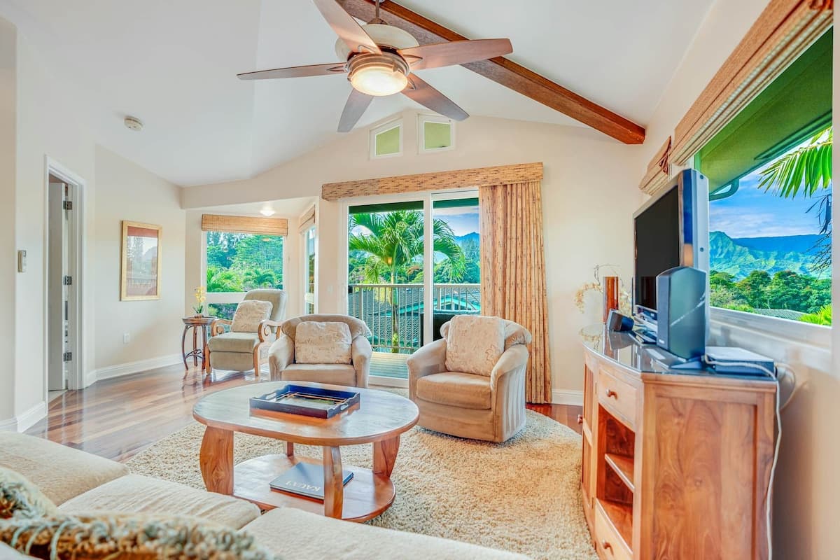 2BR mountain-view condos with pool & hot tub - Photo 5