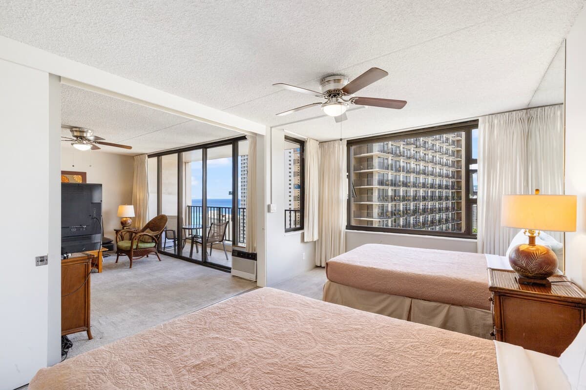 Hotel in Honolulu · ★4.75 · 1 bedroom · 3 beds · 1 private bath - Photo 3