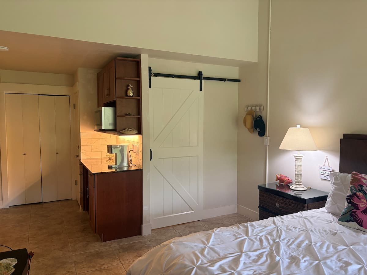 Home in Kihei · ★5.0 · 1 bedroom · 1 bed · 1 private bath - Photo 5