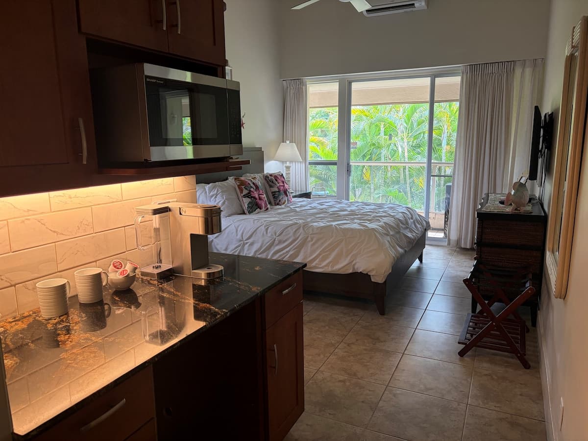 Home in Kihei · ★5.0 · 1 bedroom · 1 bed · 1 private bath - Photo 2