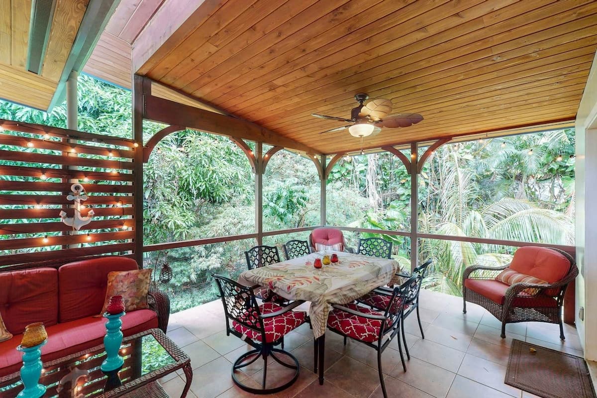 Home in Pahoa · ★4.91 · 2 bedrooms · 2 beds · 2 private baths - Photo 2