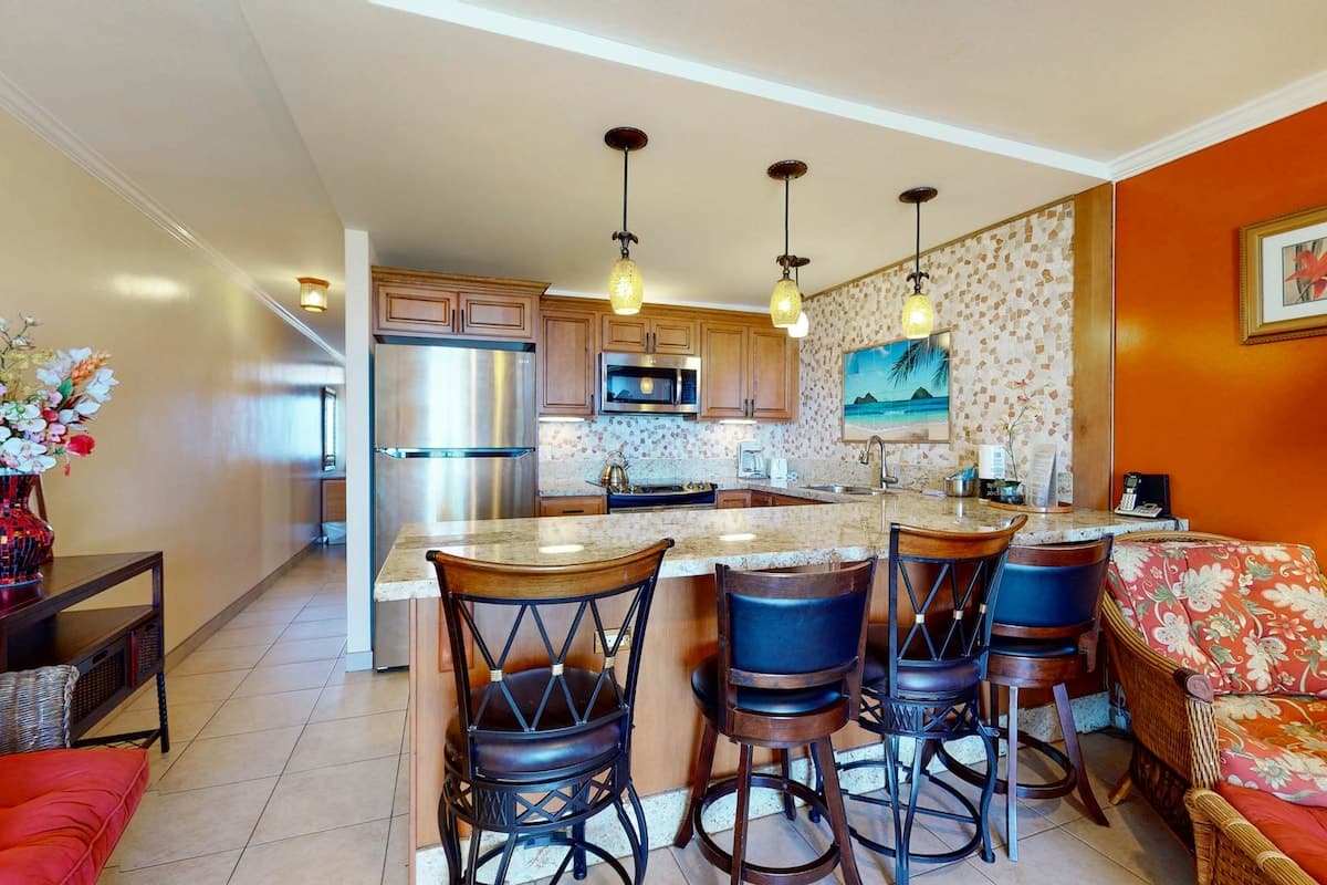1BR Oceanfront 3rd-Floor | Balcony | Pool - Photo 5