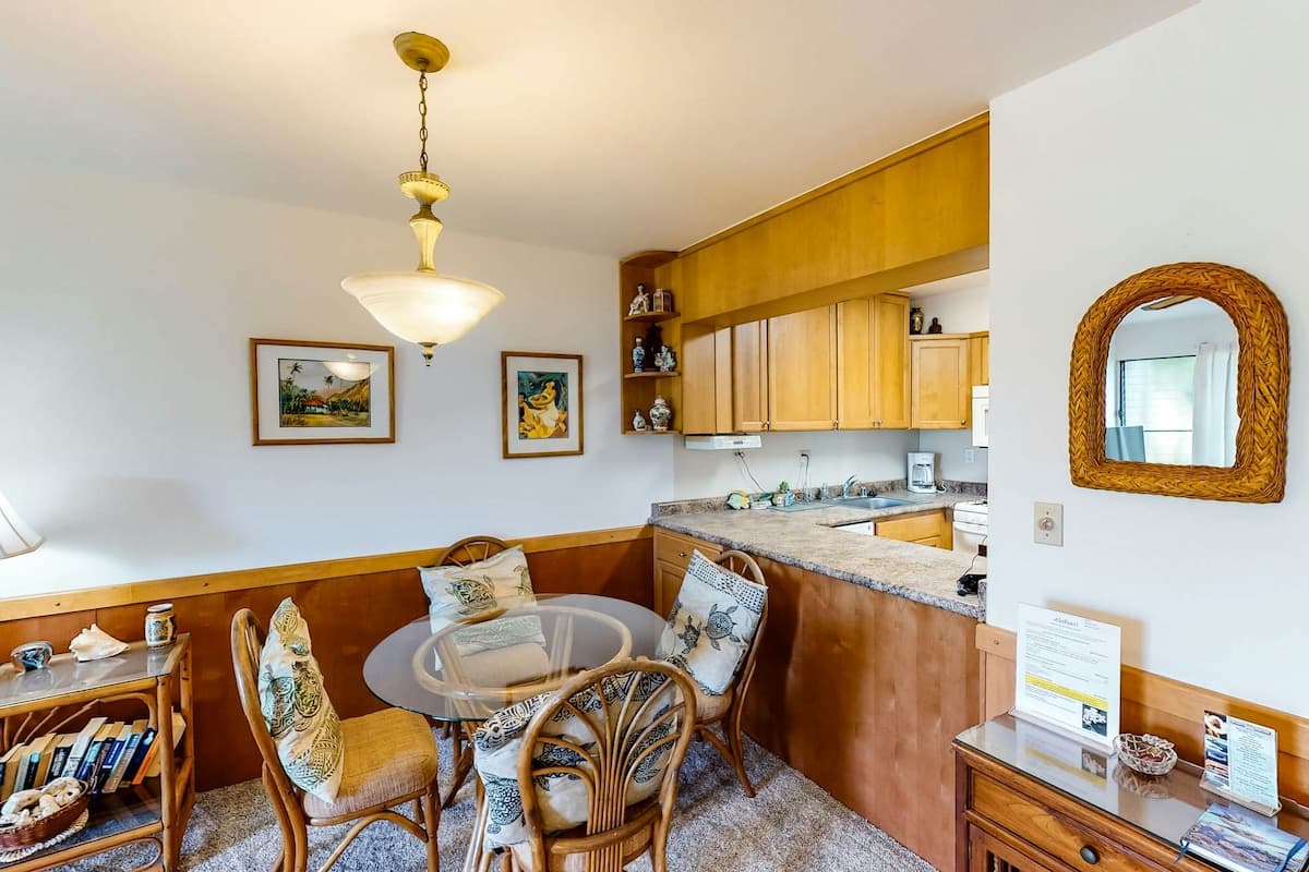 Condo in Kihei · ★4.76 · 1 bedroom · 2 beds · 1 private bath - Photo 3
