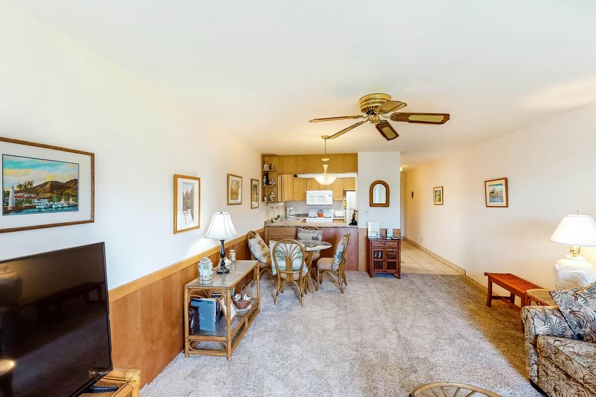 Condo in Kihei · ★4.76 · 1 bedroom · 2 beds · 1 private bath - Photo 4