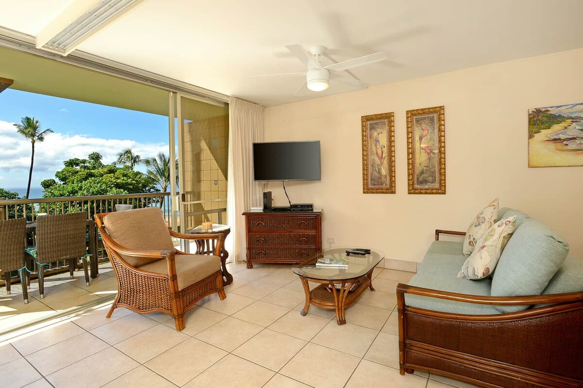 Condo in Kihei · ★4.25 · 2 bedrooms · 2 beds · 2 private baths - Photo 3