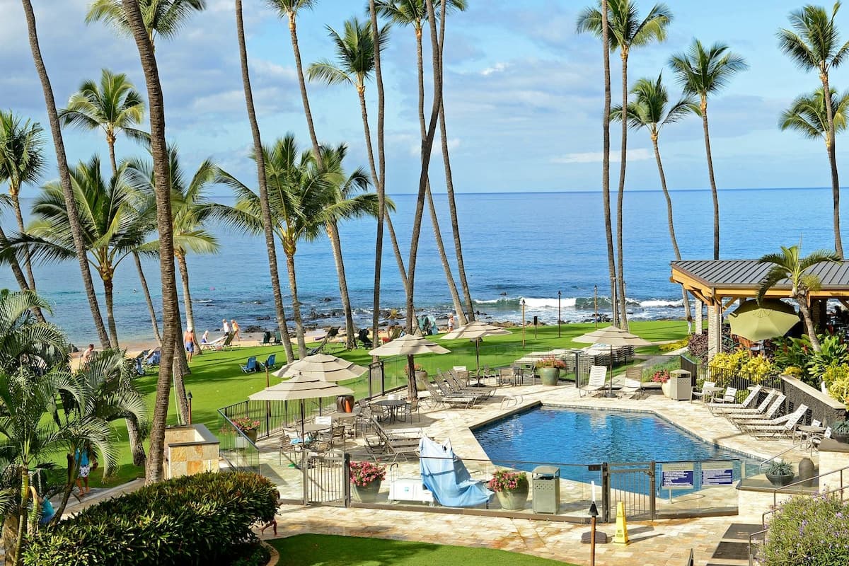 Condo in Kihei · ★4.25 · 2 bedrooms · 2 beds · 2 private baths - Photo 1