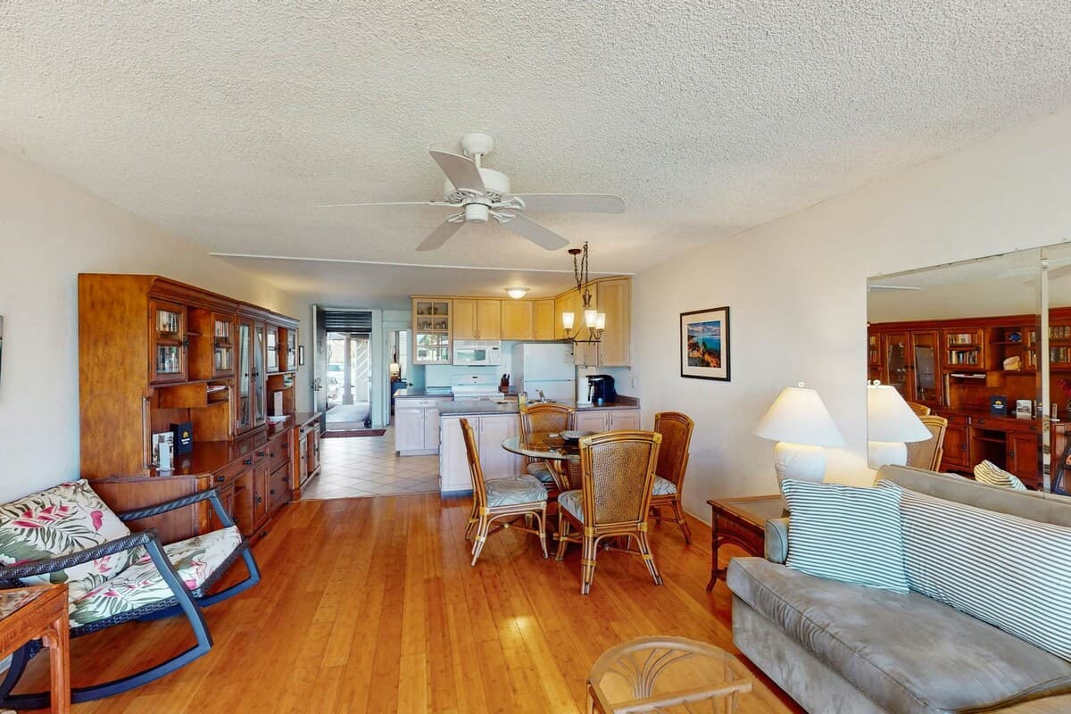 Condo in Kihei · ★4.56 · 1 bedroom · 2 beds · 1 private bath - Photo 2