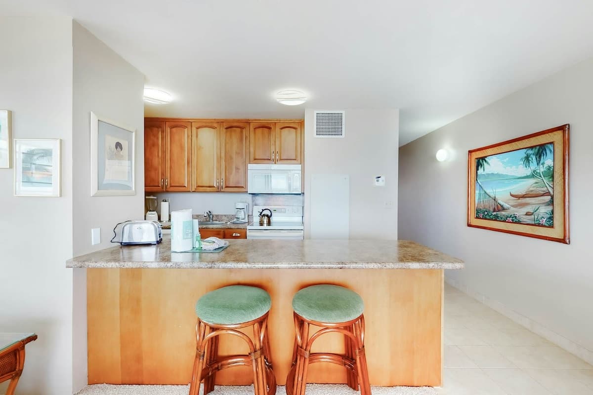 Condo in Kihei · ★4.81 · 1 bedroom · 2 beds · 1 private bath - Photo 5