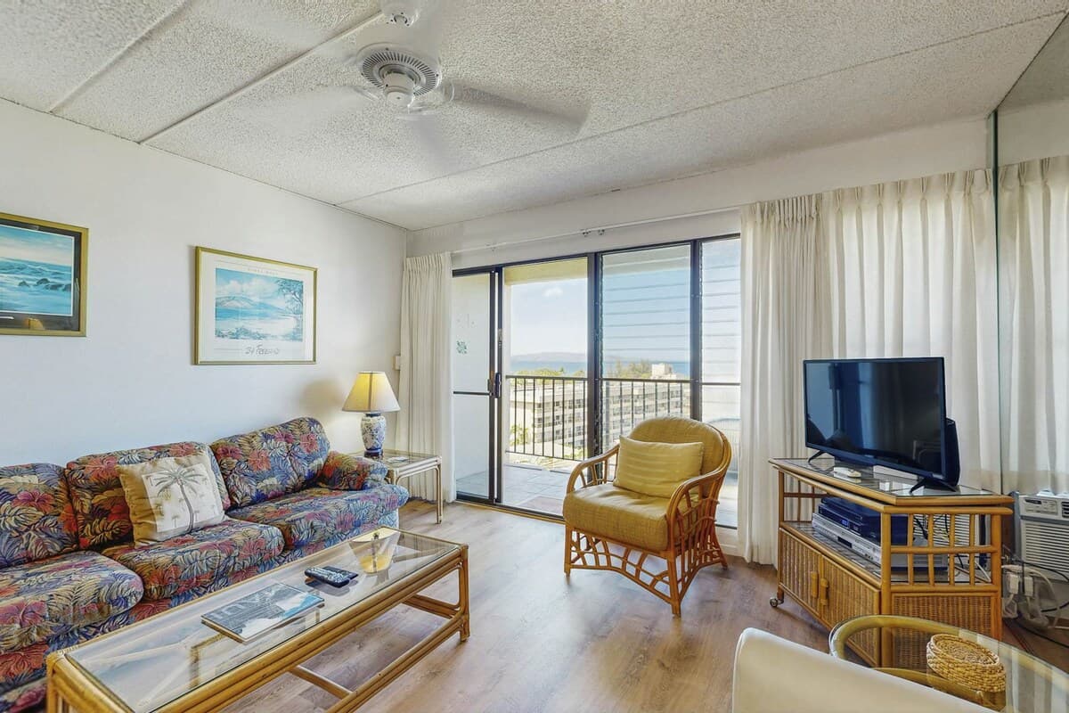 Condo in Kihei · ★4.53 · 1 bedroom · 2 beds · 1 private bath - Photo 3