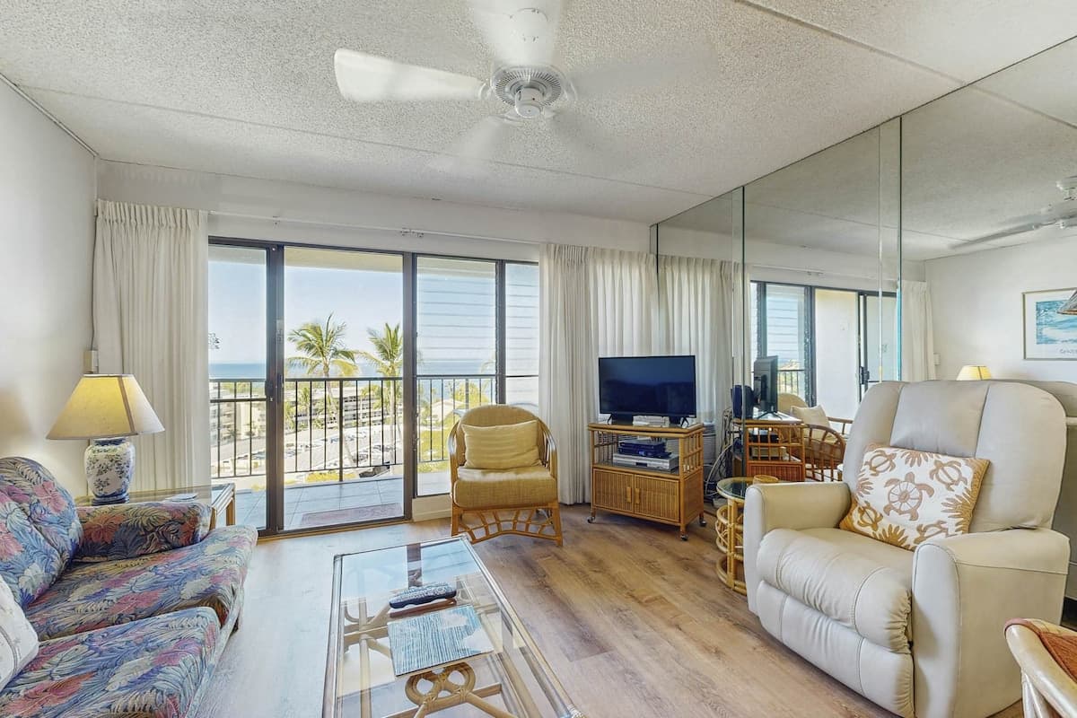 Condo in Kihei · ★4.53 · 1 bedroom · 2 beds · 1 private bath - Photo 5