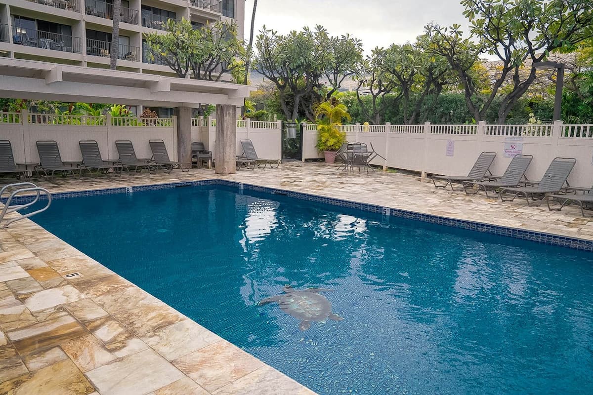 Condo in Kihei · ★4.53 · 1 bedroom · 2 beds · 1 private bath - Photo 2