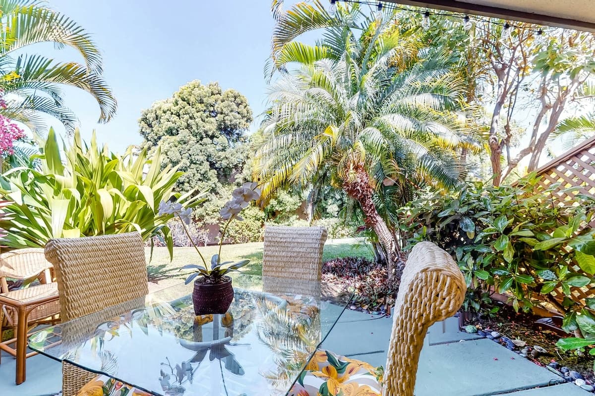 Condo in Kihei · ★4.24 · 2 bedrooms · 2 beds · 2 private baths - Photo 2