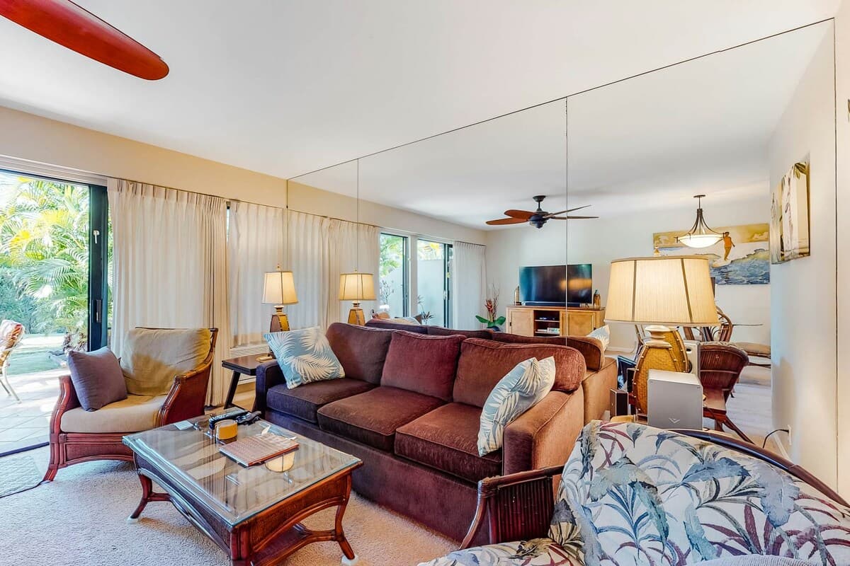 Walkable 1BR, Patio, Pool, Hot Tub, W/D - Photo 3
