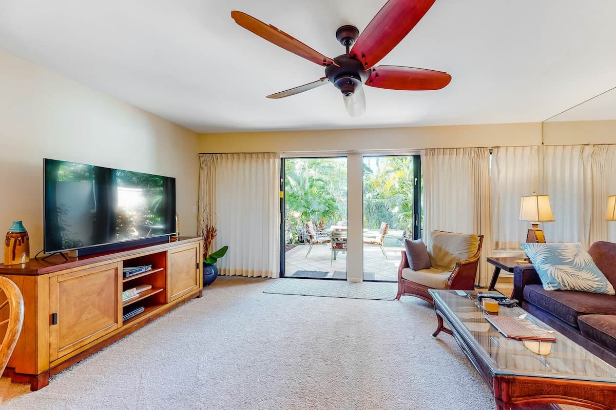 Walkable 1BR, Patio, Pool, Hot Tub, W/D - Photo 4