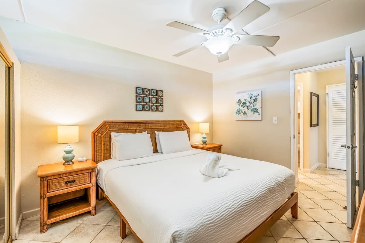 Condo in Kihei · ★4.6 · 1 bedroom · 2 beds · 1 private bath - Photo 1