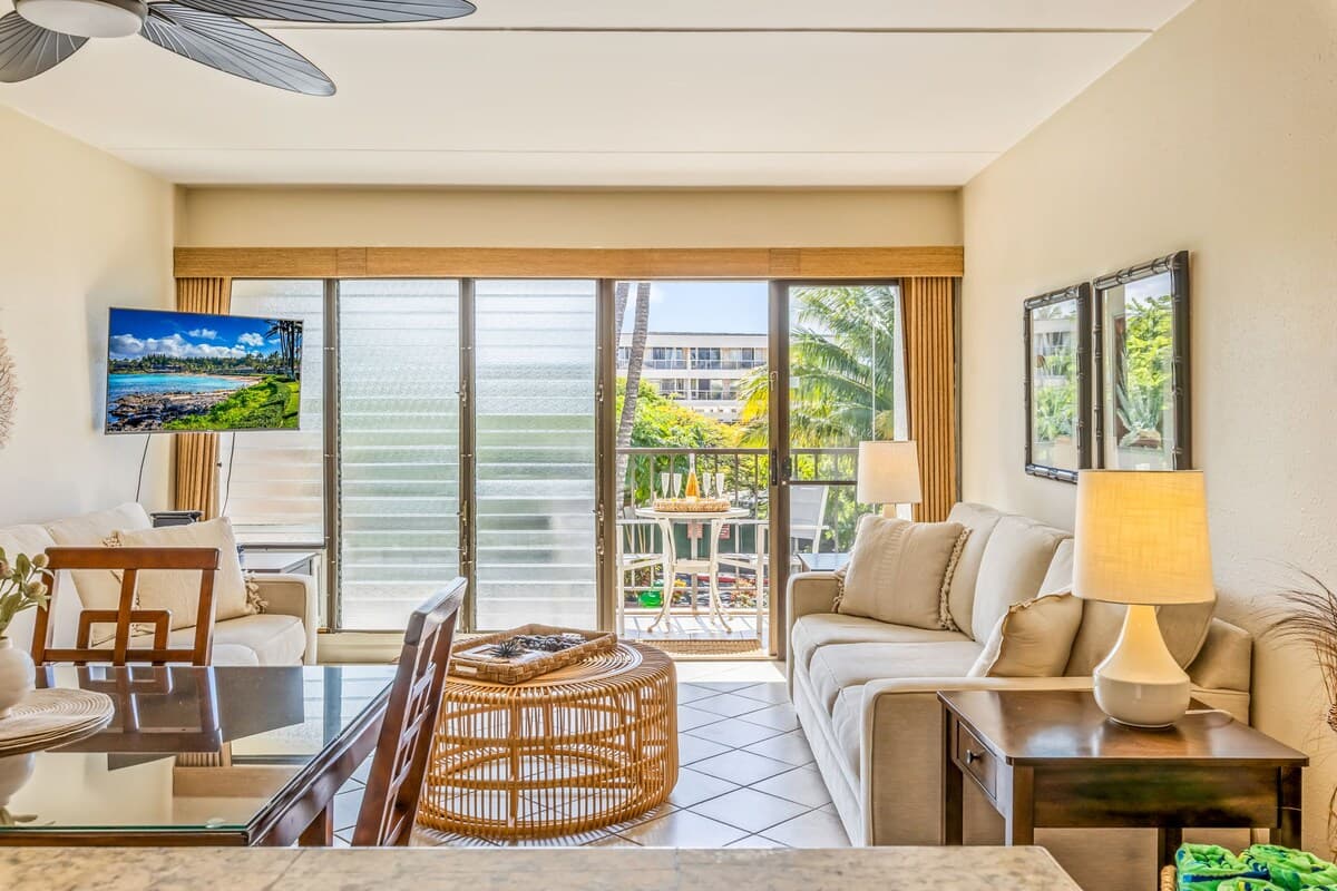 Condo in Kihei · ★4.6 · 1 bedroom · 2 beds · 1 private bath - Photo 5