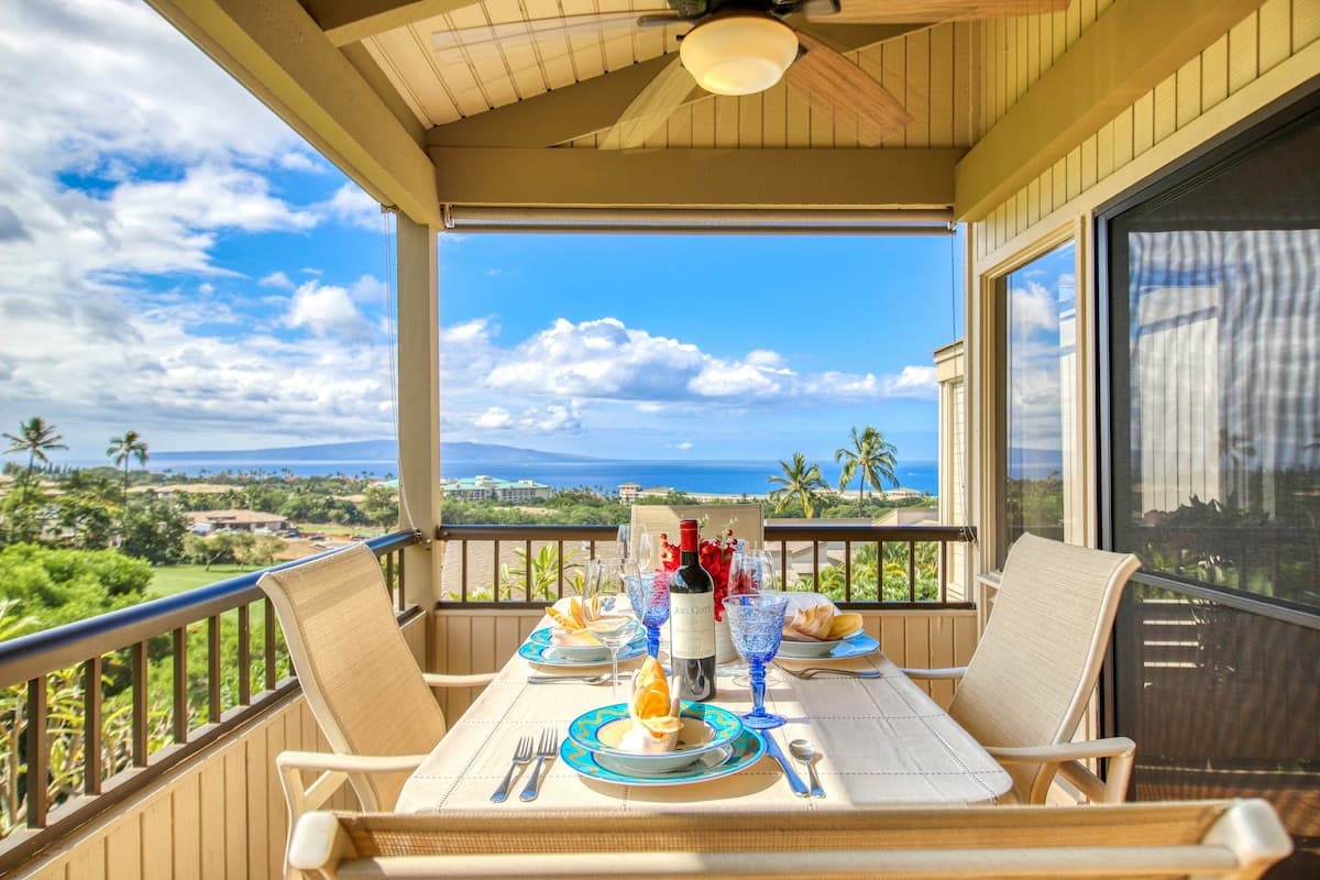 Condo in Kihei · ★4.88 · 2 bedrooms · 2 beds · 2.5 private baths - Photo 5