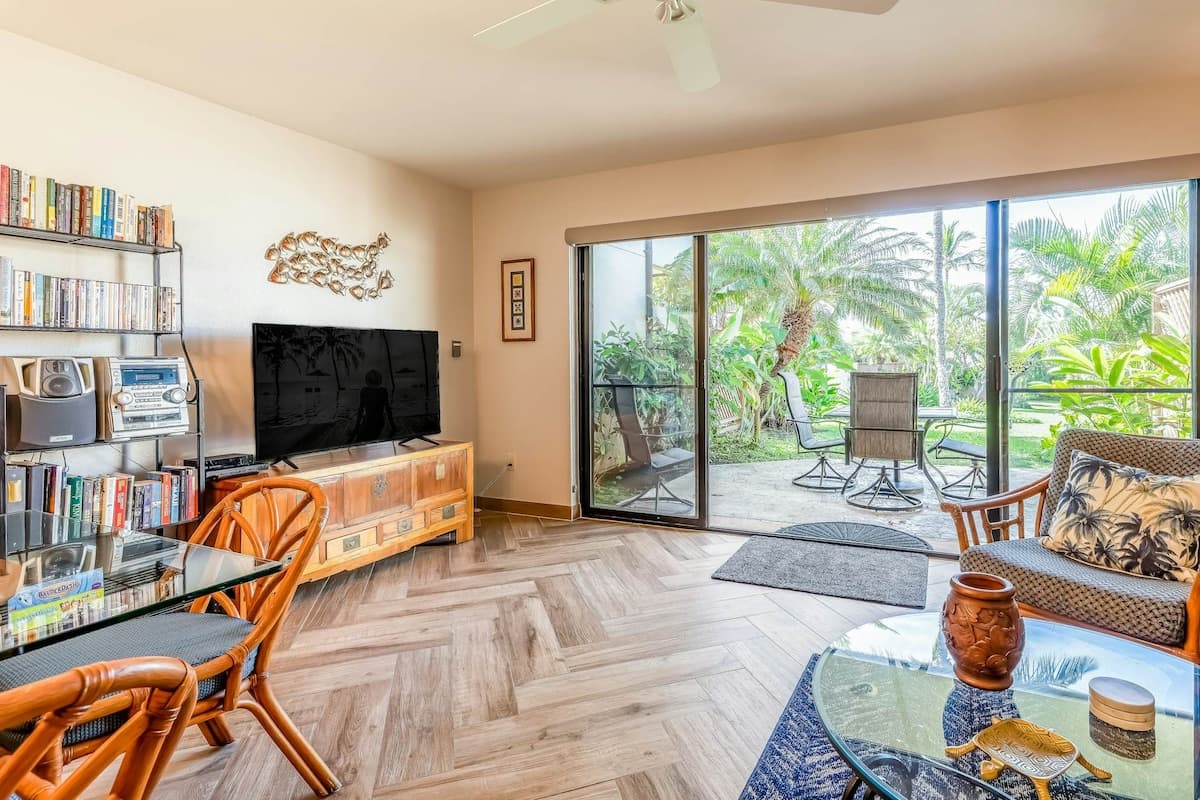 Condo in Kihei · ★4.95 · 1 bedroom · 2 beds · 2 private baths - Photo 5