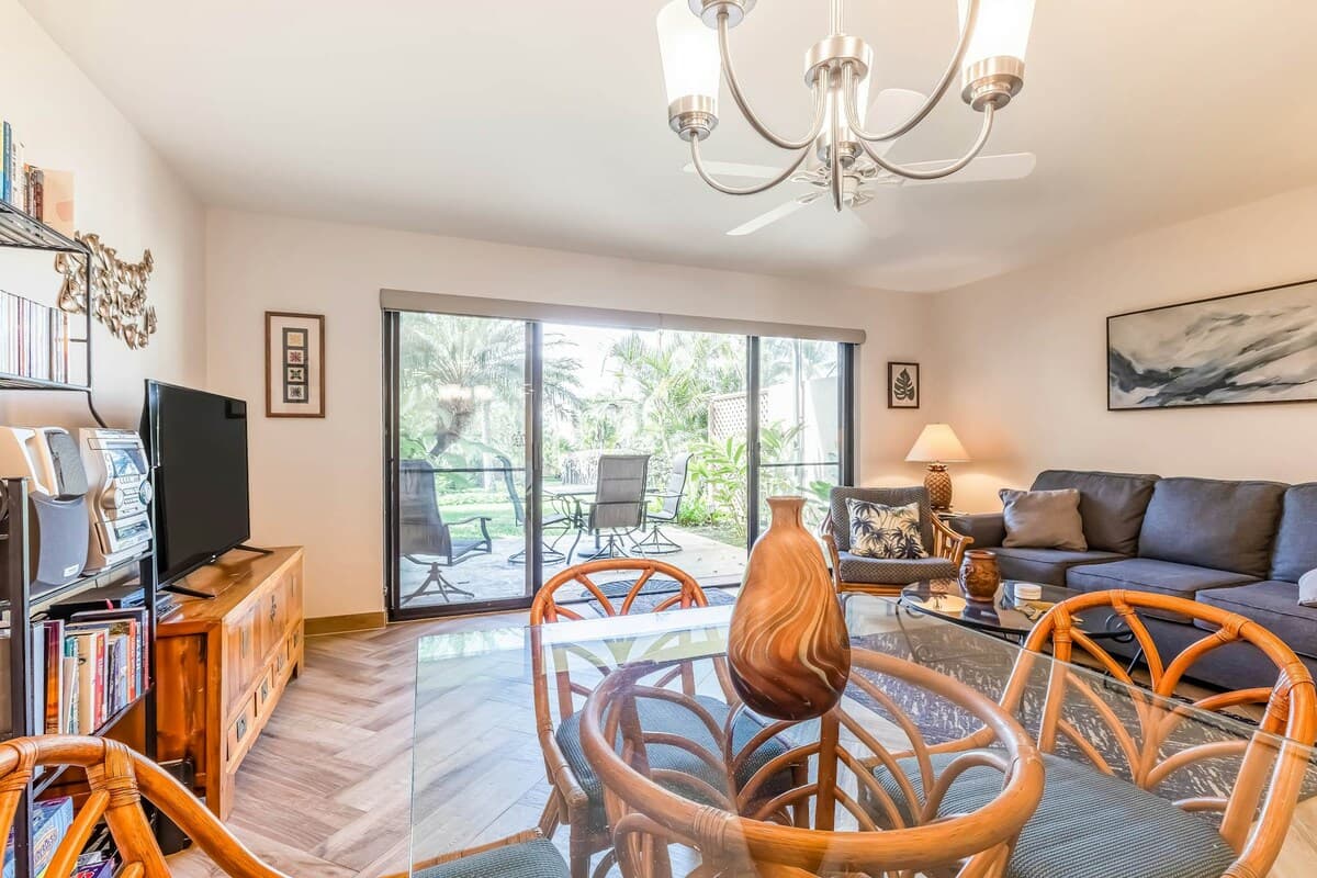 Condo in Kihei · ★4.95 · 1 bedroom · 2 beds · 2 private baths - Photo 3