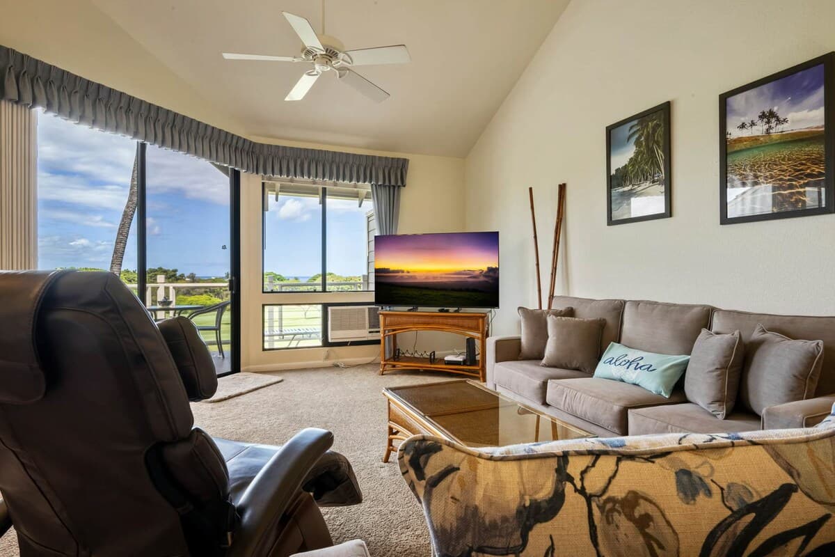 Condo in Kihei · ★4.74 · 1 bedroom · 2 beds · 2 private baths - Photo 4