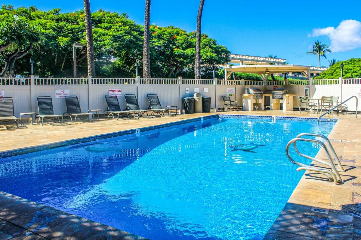 Stunning 1BR | Pool | W/D | Tennis - Photo 2