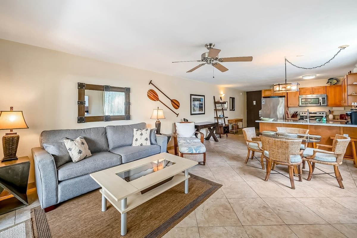 Condo in Kihei · ★4.8 · 1 bedroom · 2 beds · 1 private bath - Photo 3