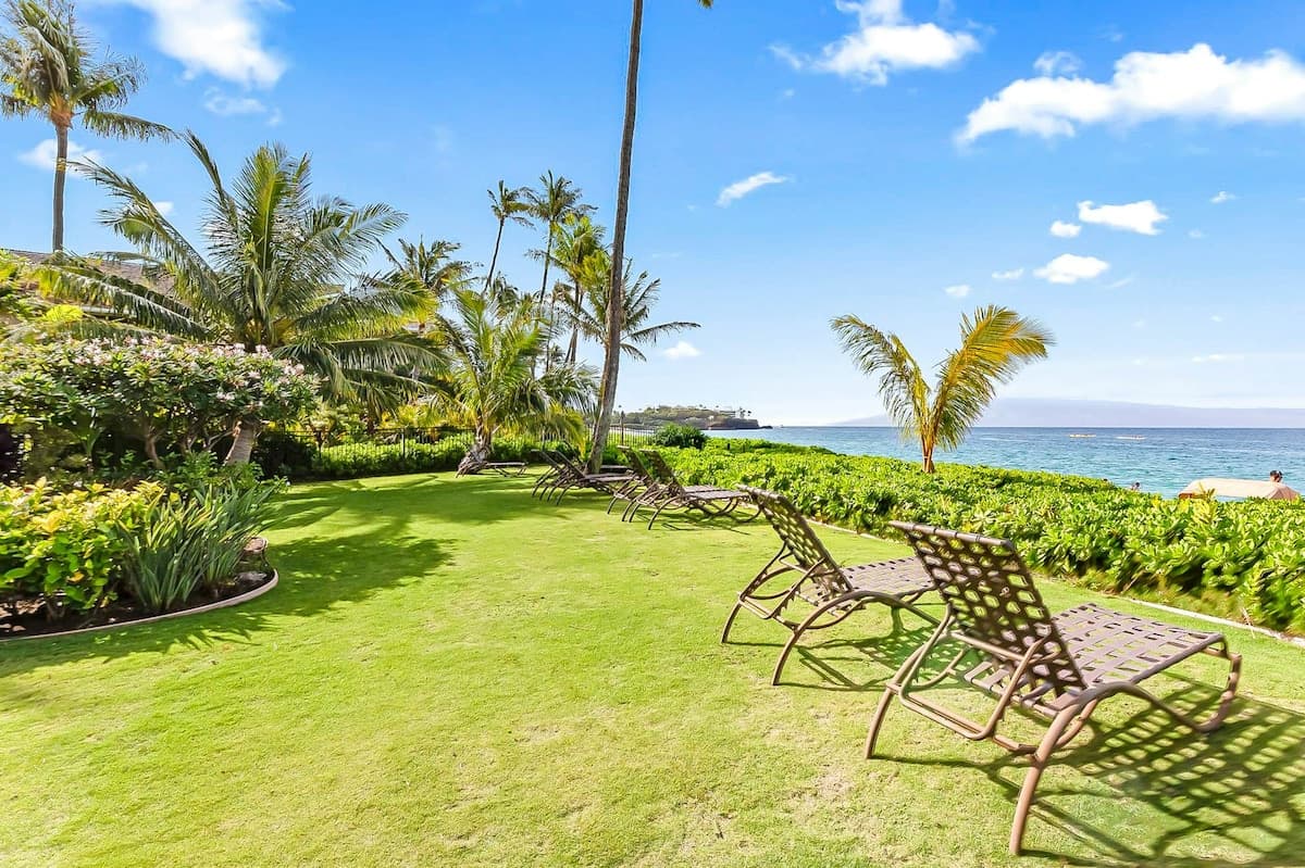Condo in Lahaina · ★4.5 · 1 bedroom · 3 beds · 1 private bath - Photo 2