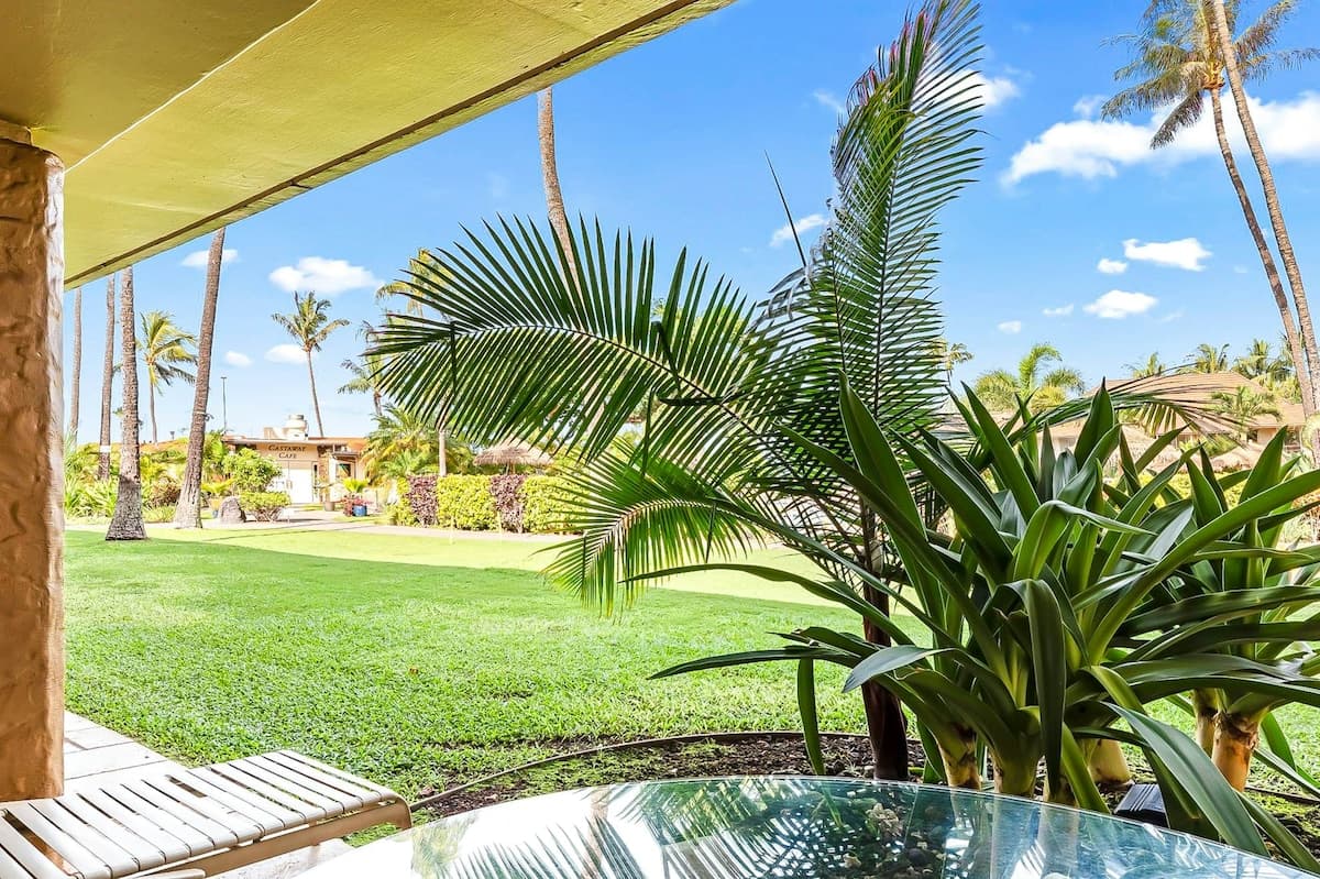 Condo in Lahaina · ★4.5 · 1 bedroom · 3 beds · 1 private bath - Photo 5