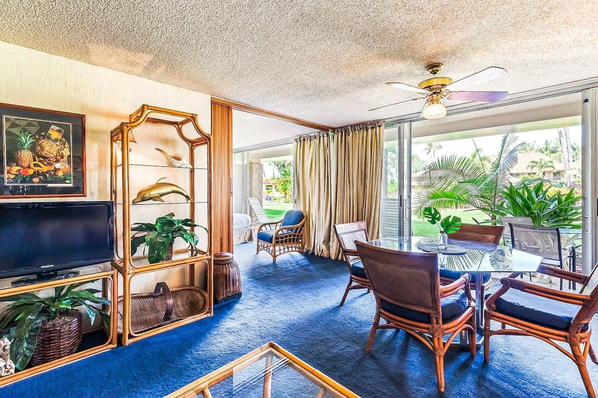 Condo in Lahaina · ★4.5 · 1 bedroom · 3 beds · 1 private bath - Photo 3