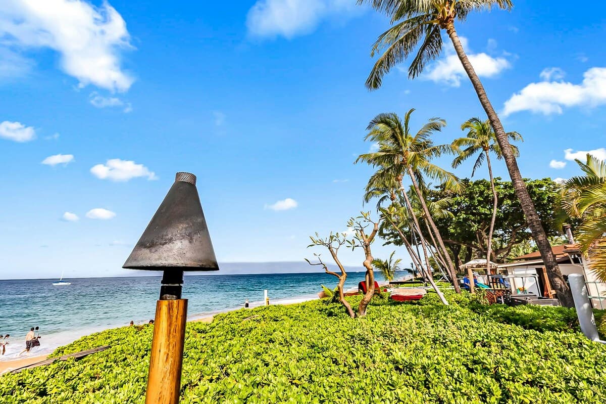 Condo in Lahaina · ★4.5 · 1 bedroom · 3 beds · 1 private bath - Photo 4