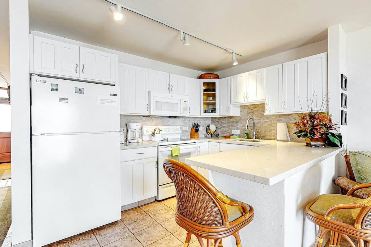 Condo in Kihei · ★4.36 · 1 bedroom · 1 bed · 1 private bath - Photo 5