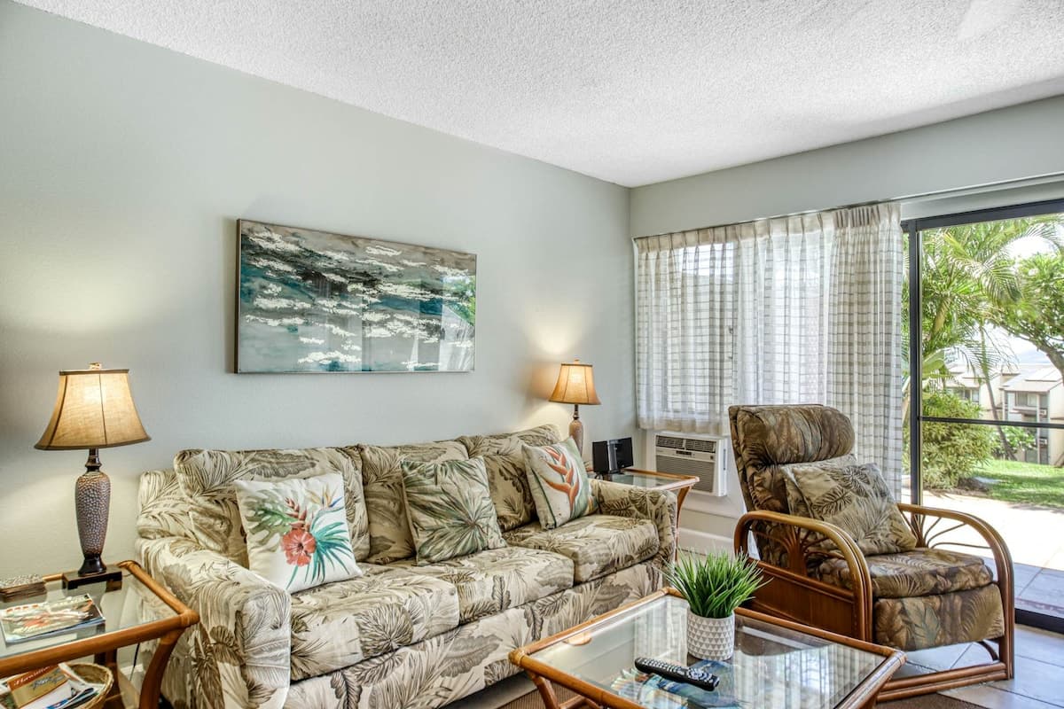 Condo in Kihei · ★4.47 · 1 bedroom · 2 beds · 2 private baths - Photo 4