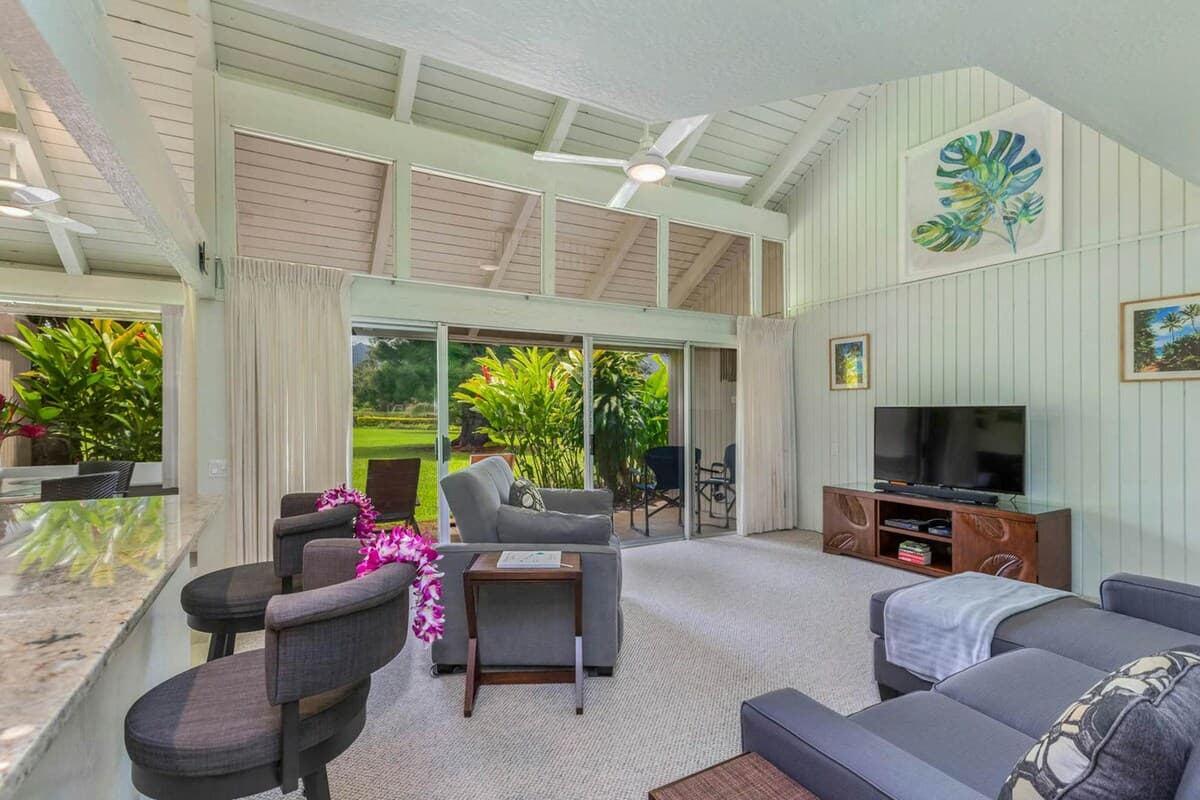 Condo in Princeville · ★4.77 · 2 bedrooms · 2 beds · 2 private baths - Photo 2
