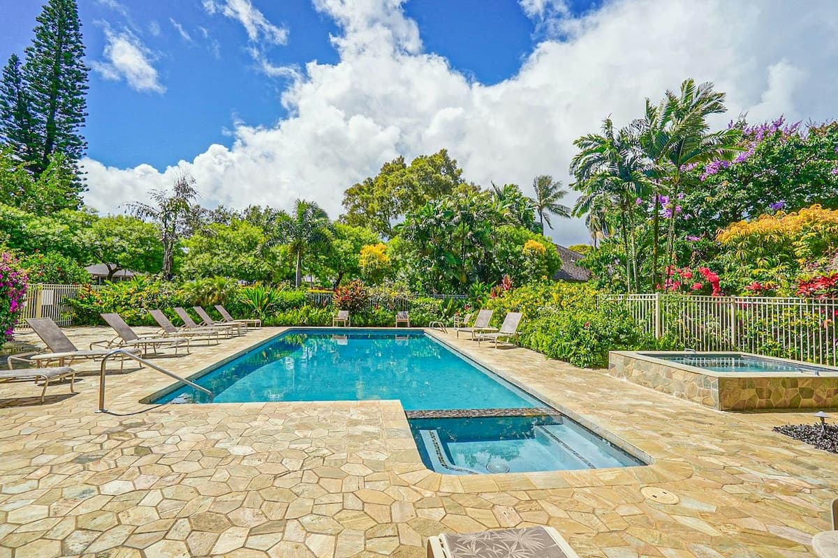 Condo in Princeville · ★4.77 · 2 bedrooms · 2 beds · 2 private baths - Photo 5