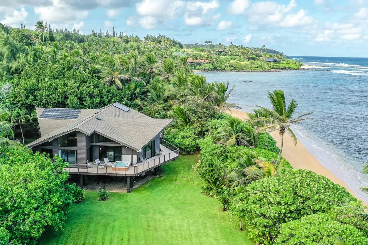 Home in Anahola · ★4.77 · 3 bedrooms · 3 beds · 3 private baths - Photo 2