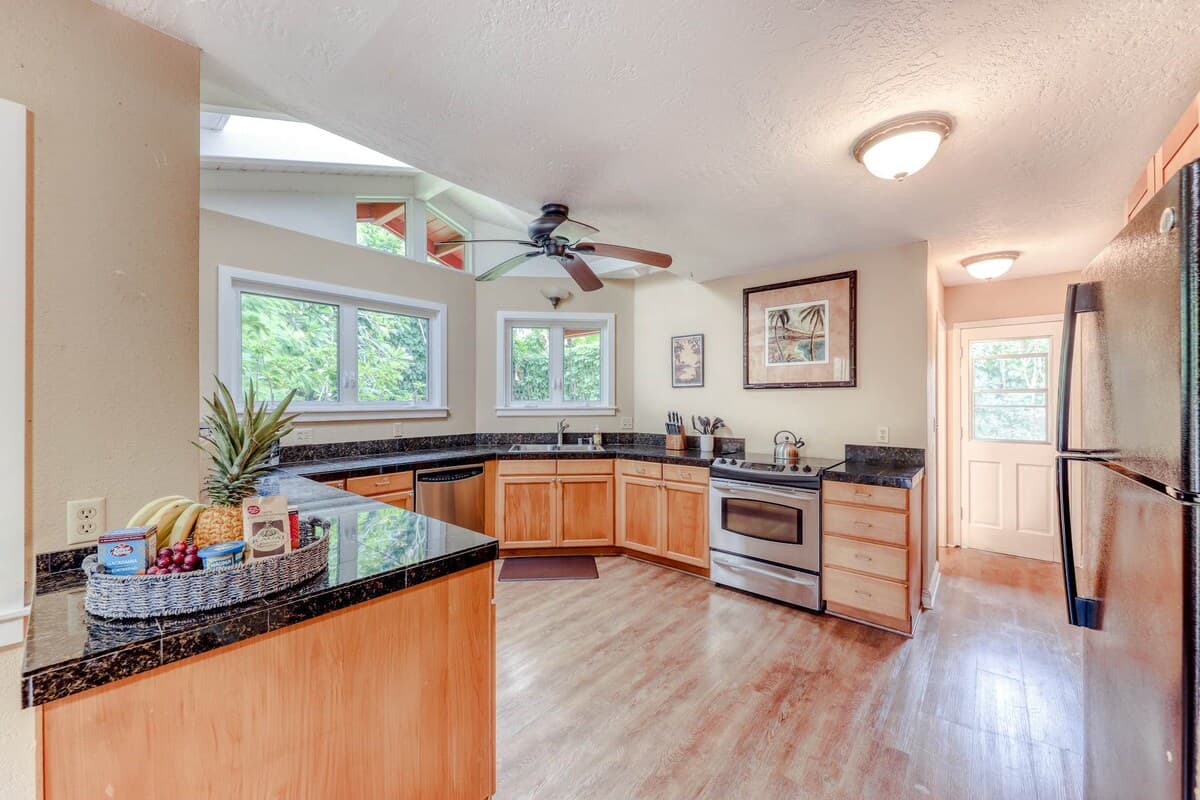 Home in Princeville · ★4.79 · 3 bedrooms · 5 beds · 2.5 private baths - Photo 5