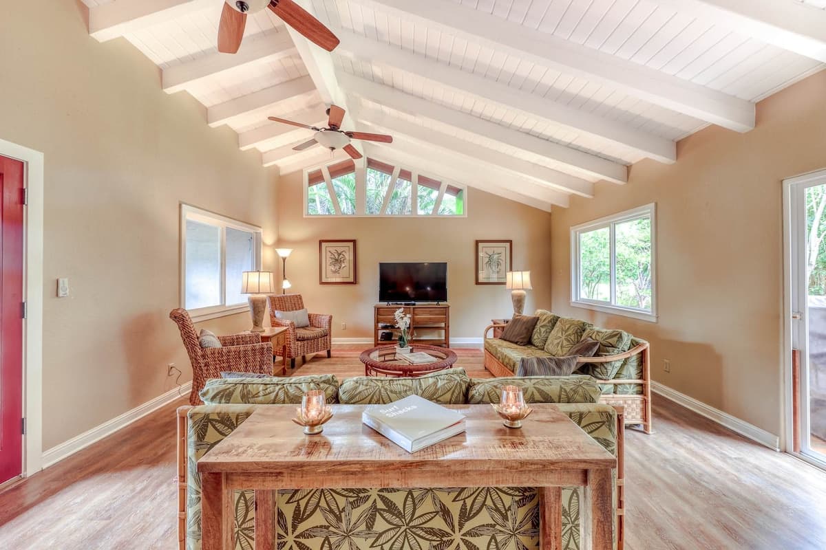 Home in Princeville · ★4.79 · 3 bedrooms · 5 beds · 2.5 private baths - Photo 4