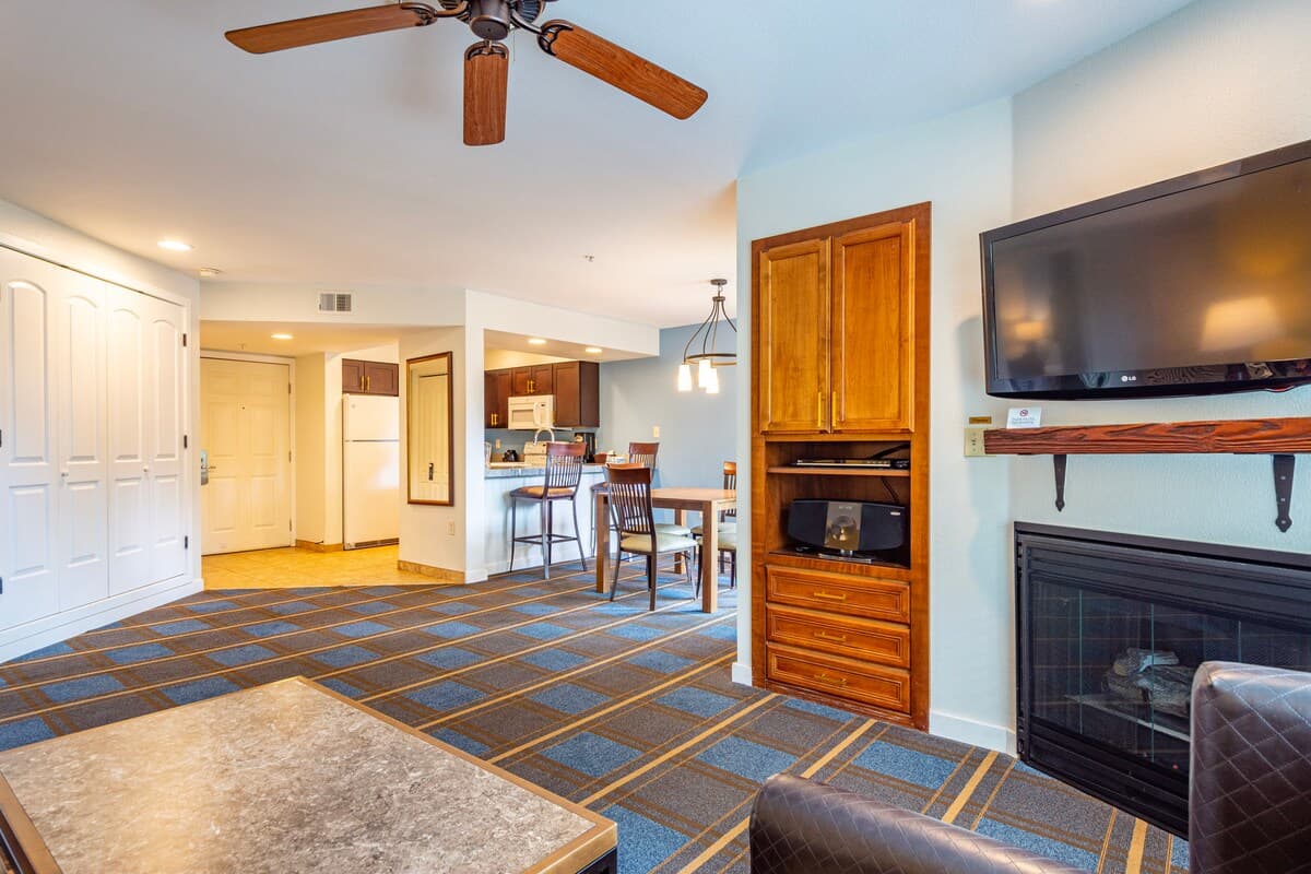 Condo in Zephyr Cove · 2 bedrooms · 3 beds · 2 private baths - Photo 3