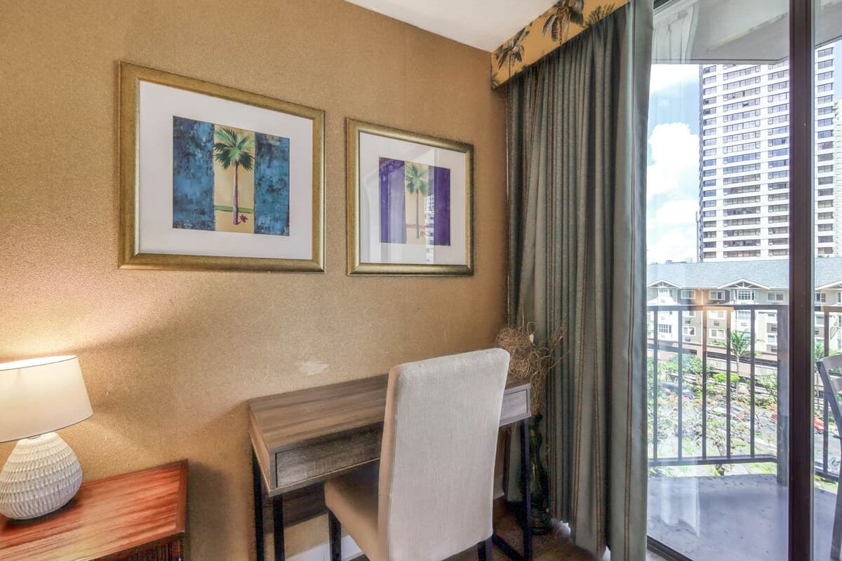 City Studio Palms at Waikiki 3rd-Floor - Photo 5